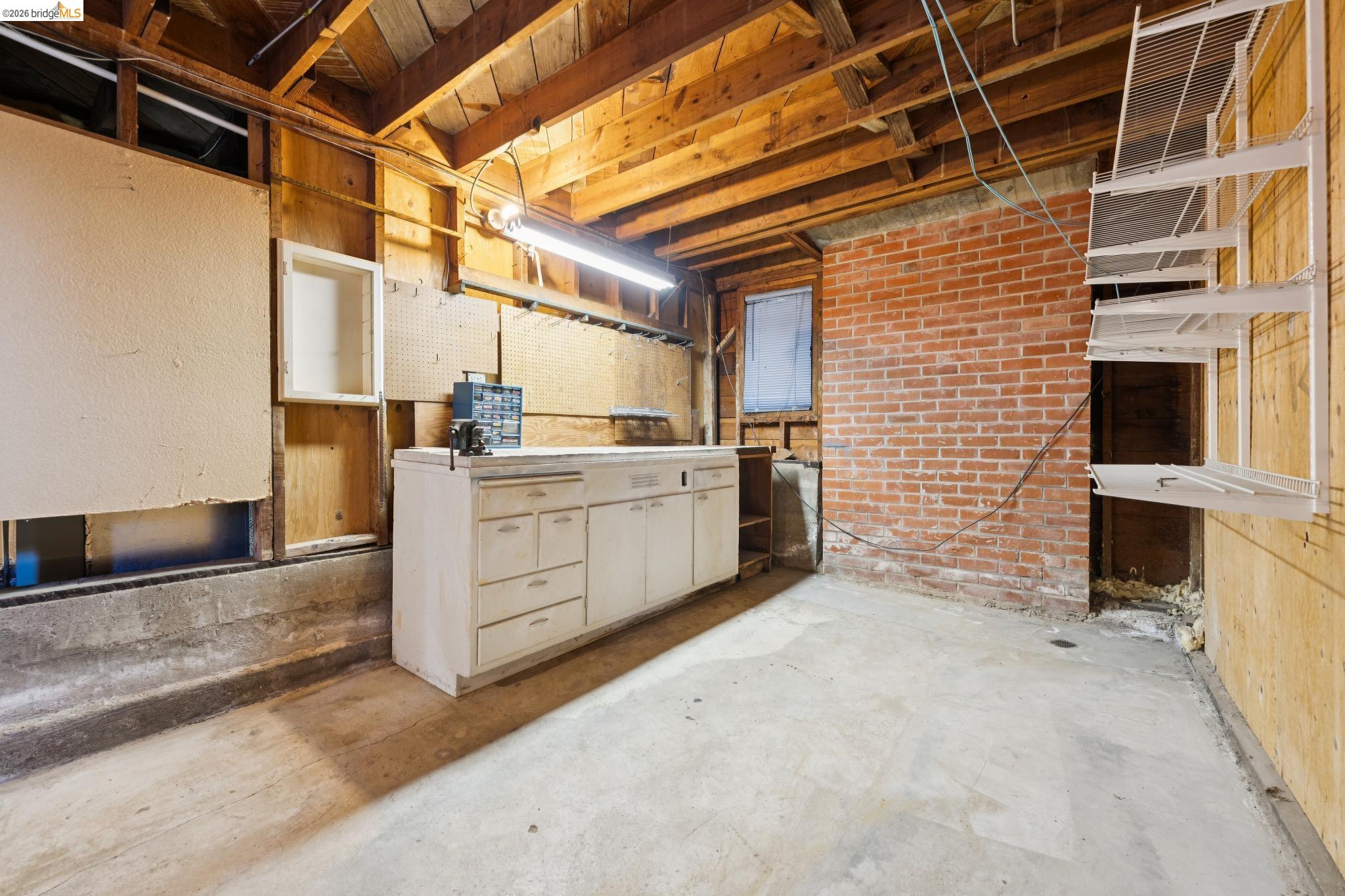 4050 Norton Ave