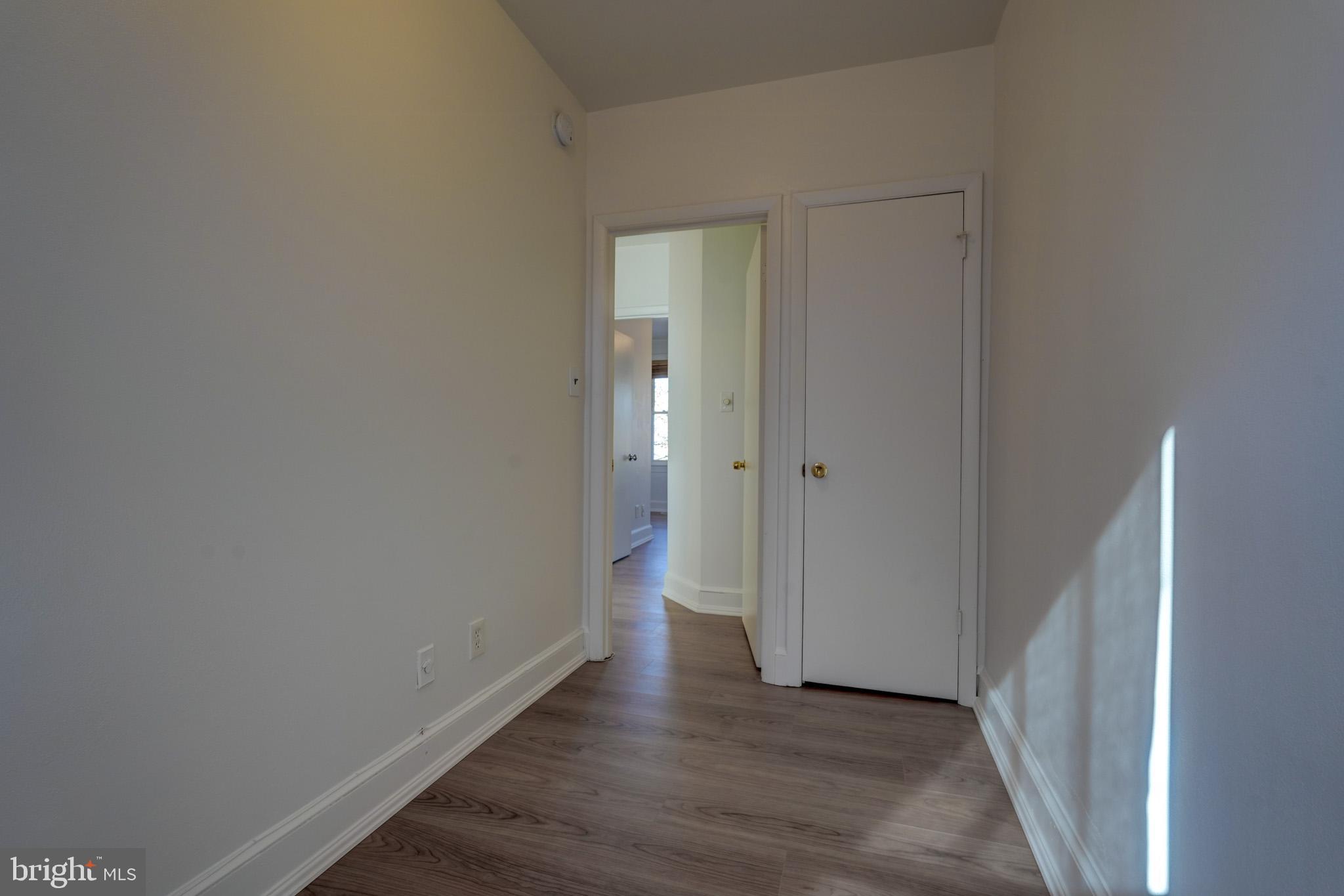 1209 I ST SE