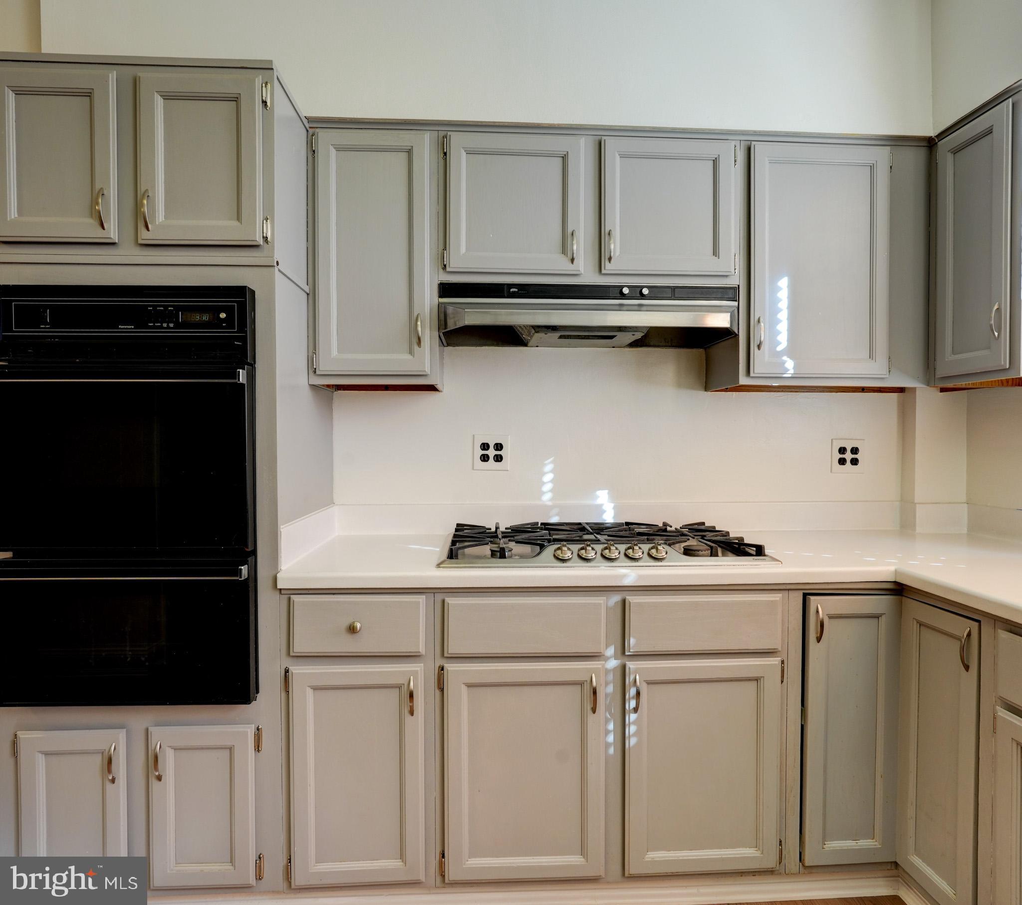 1209 I ST SE