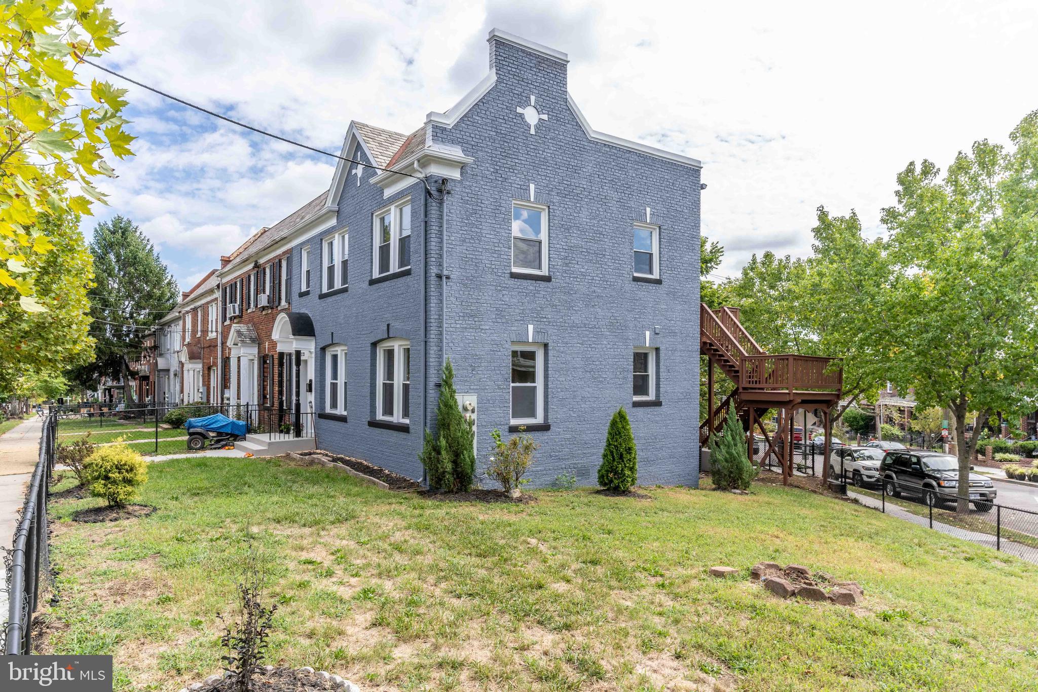 1333 Bryant St NE