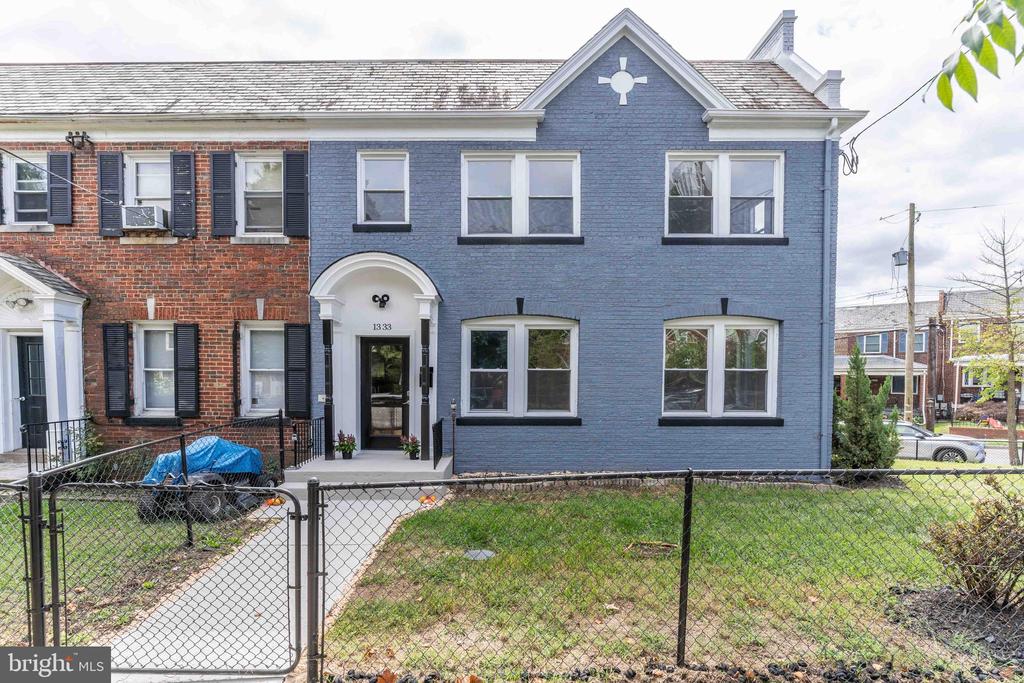 1333 Bryant St NE
