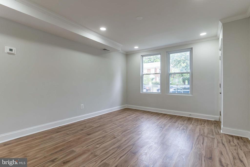 1333 Bryant St NE