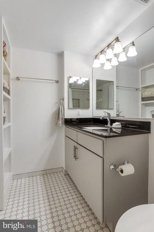 915 E ST NW #506