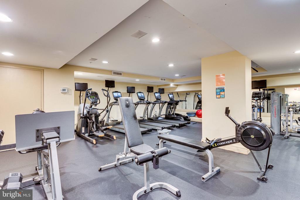 915 E ST NW #506