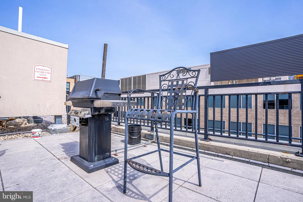 915 E ST NW #506