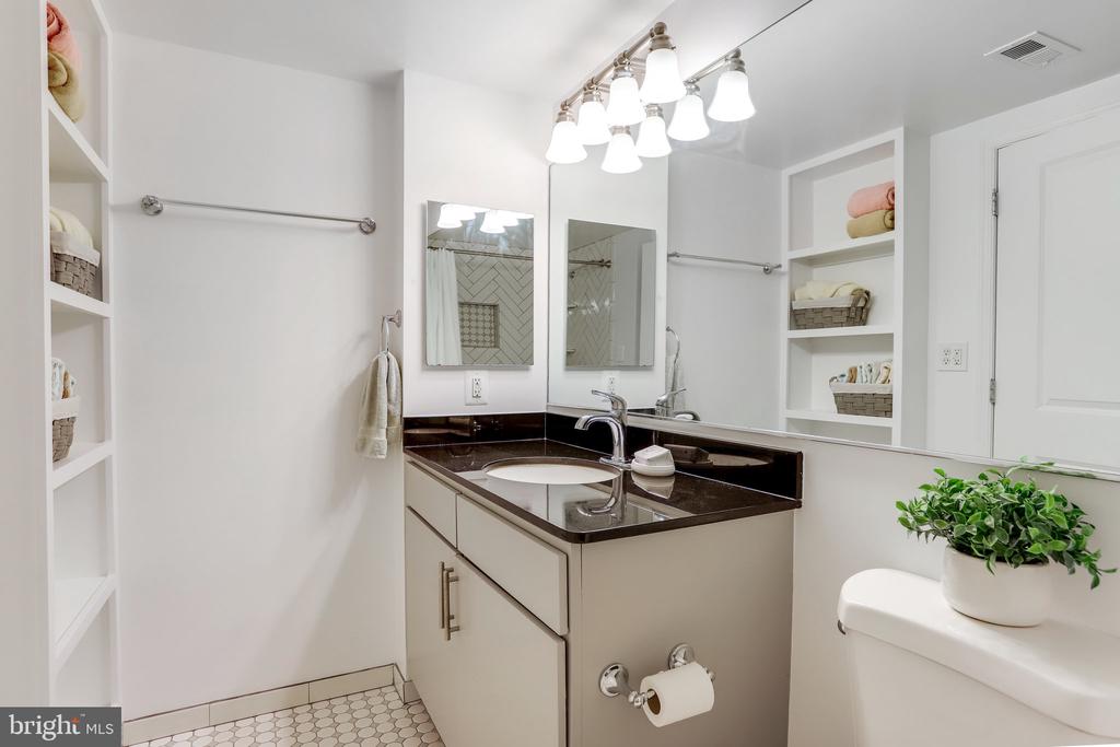 915 E ST NW #506