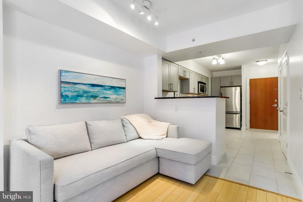 915 E ST NW #506