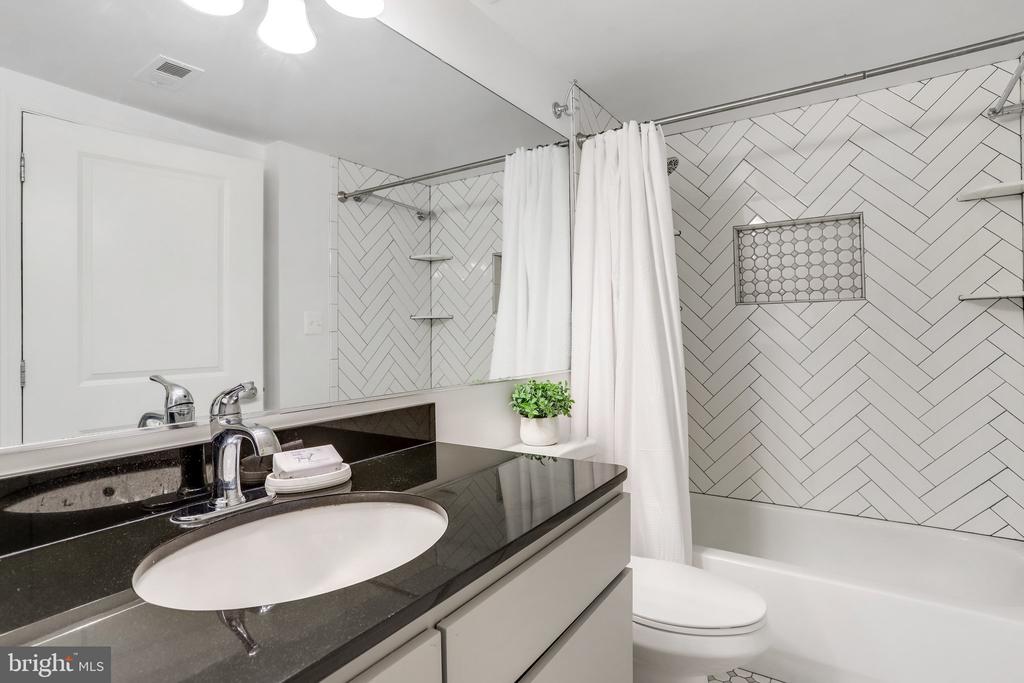 915 E ST NW #506