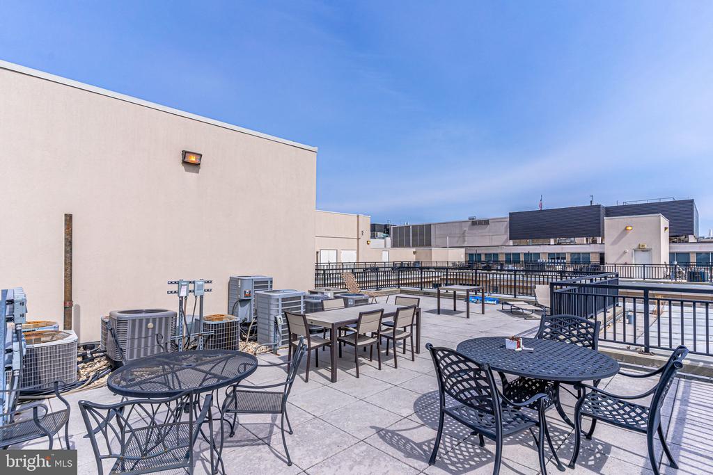 915 E ST NW #506