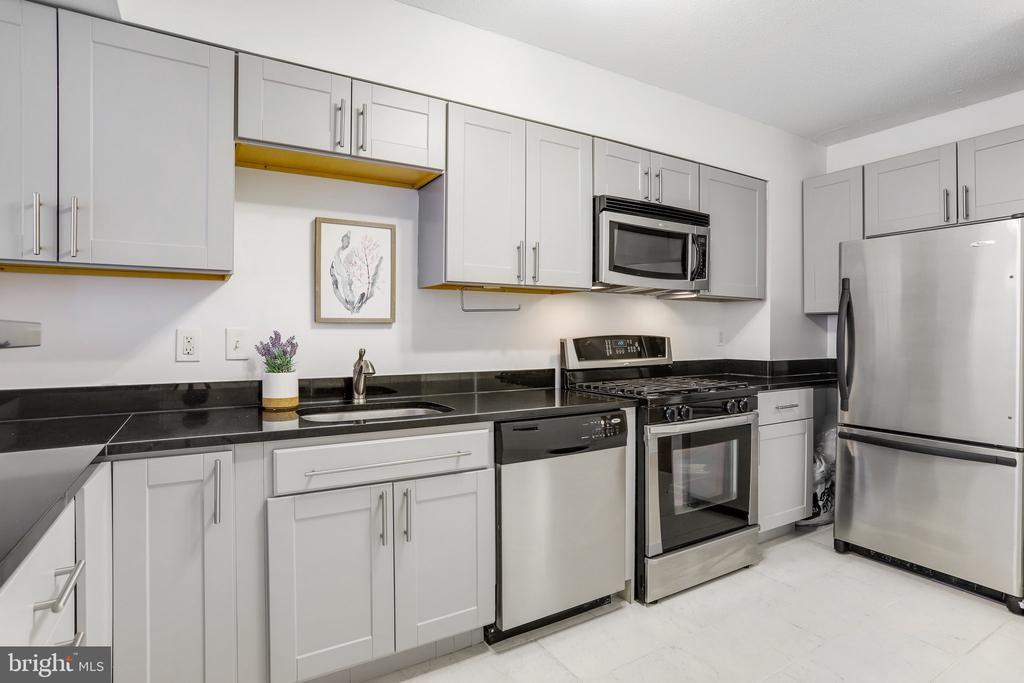 915 E ST NW #506