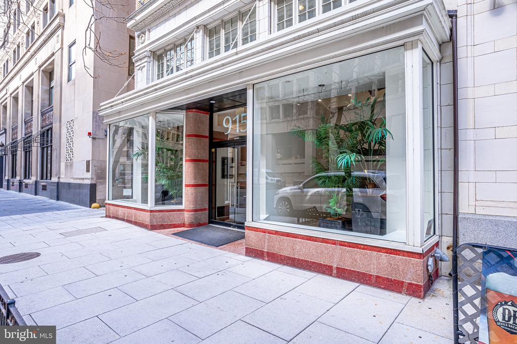 915 E ST NW #506