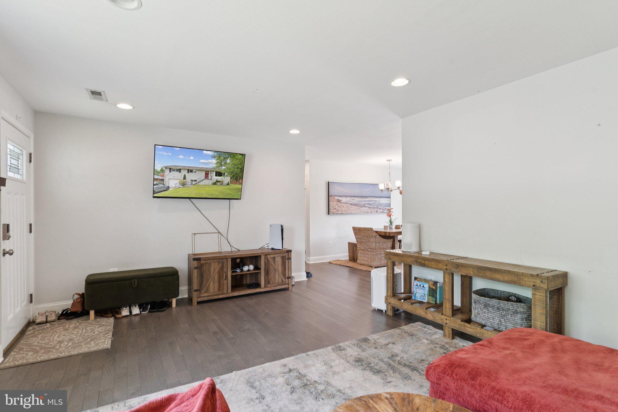 4305 MASSACHUSETTS AVE SE
