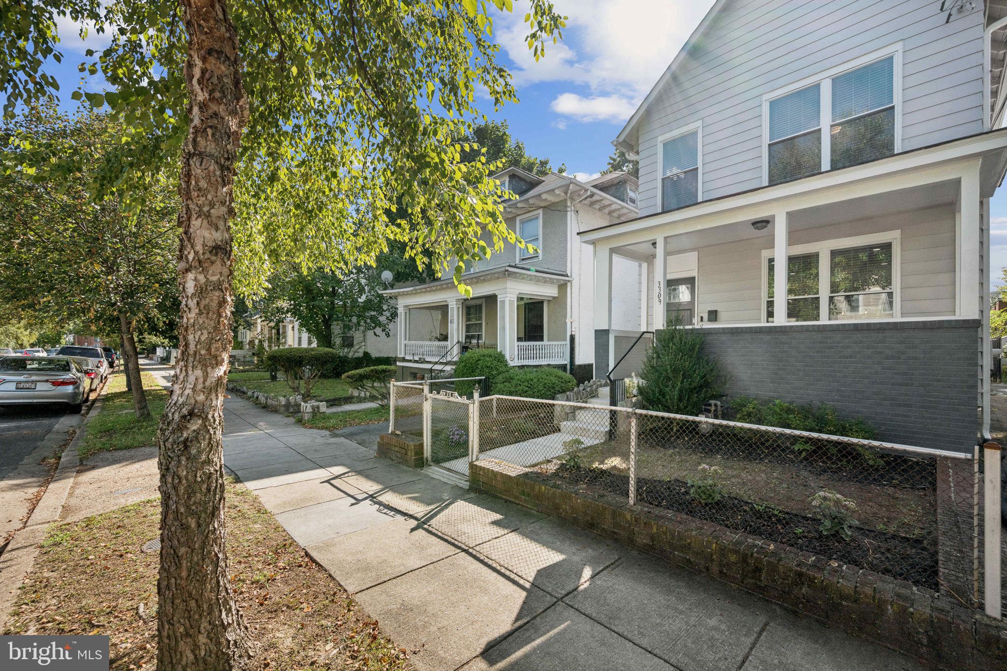 3309 5TH STREET SE