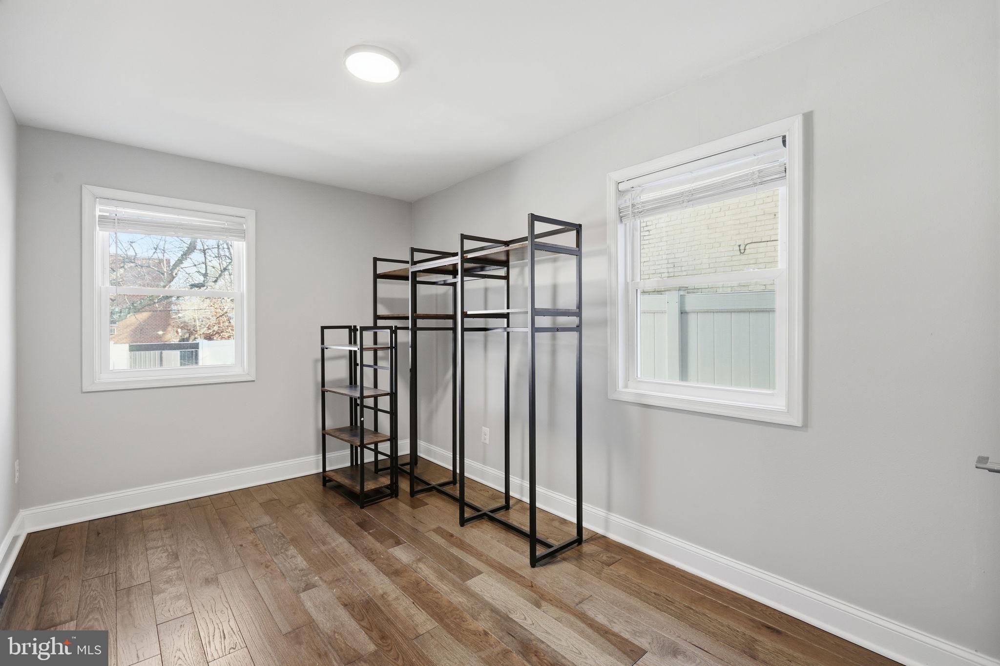 422 BURBANK STREET SE