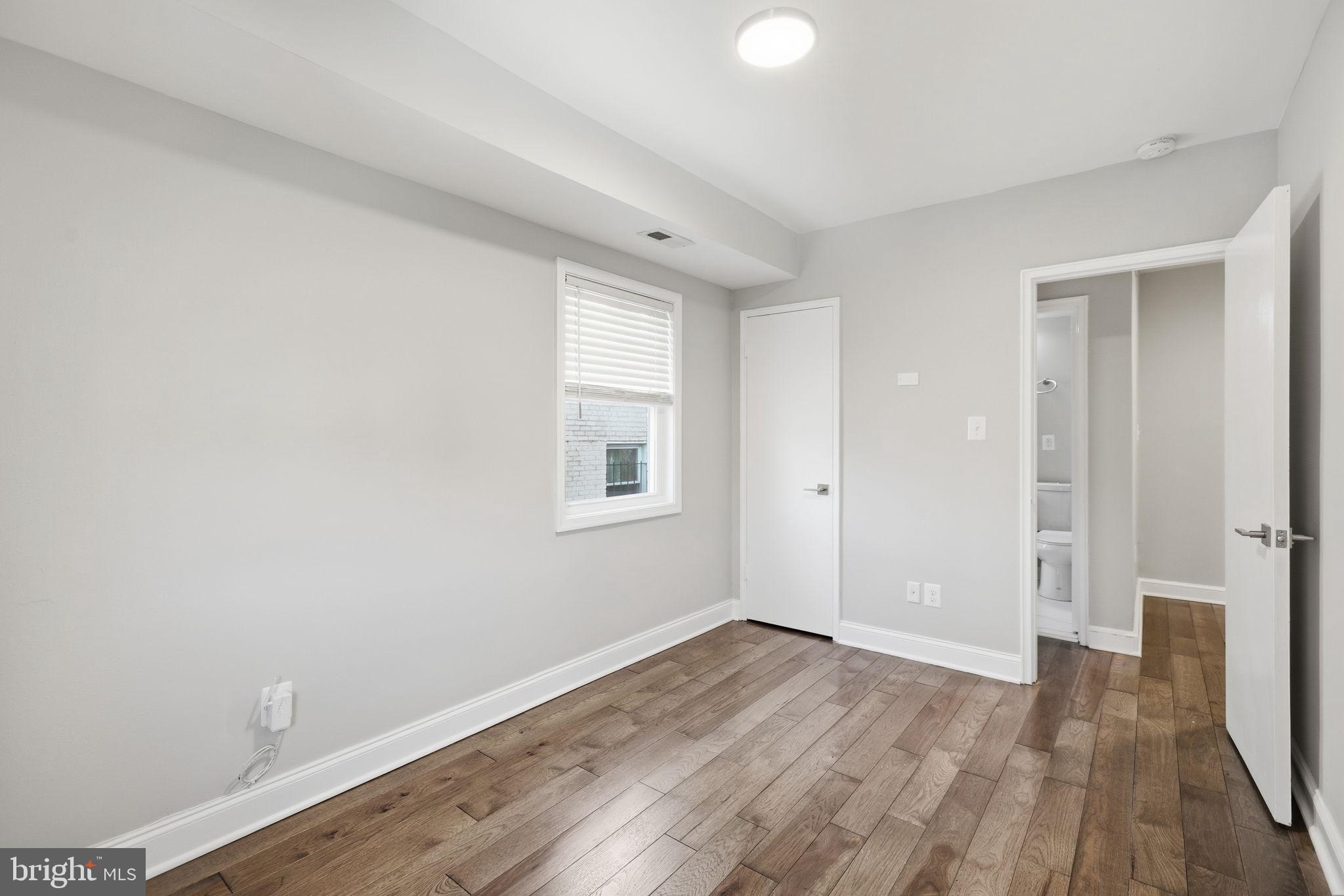 422 BURBANK STREET SE