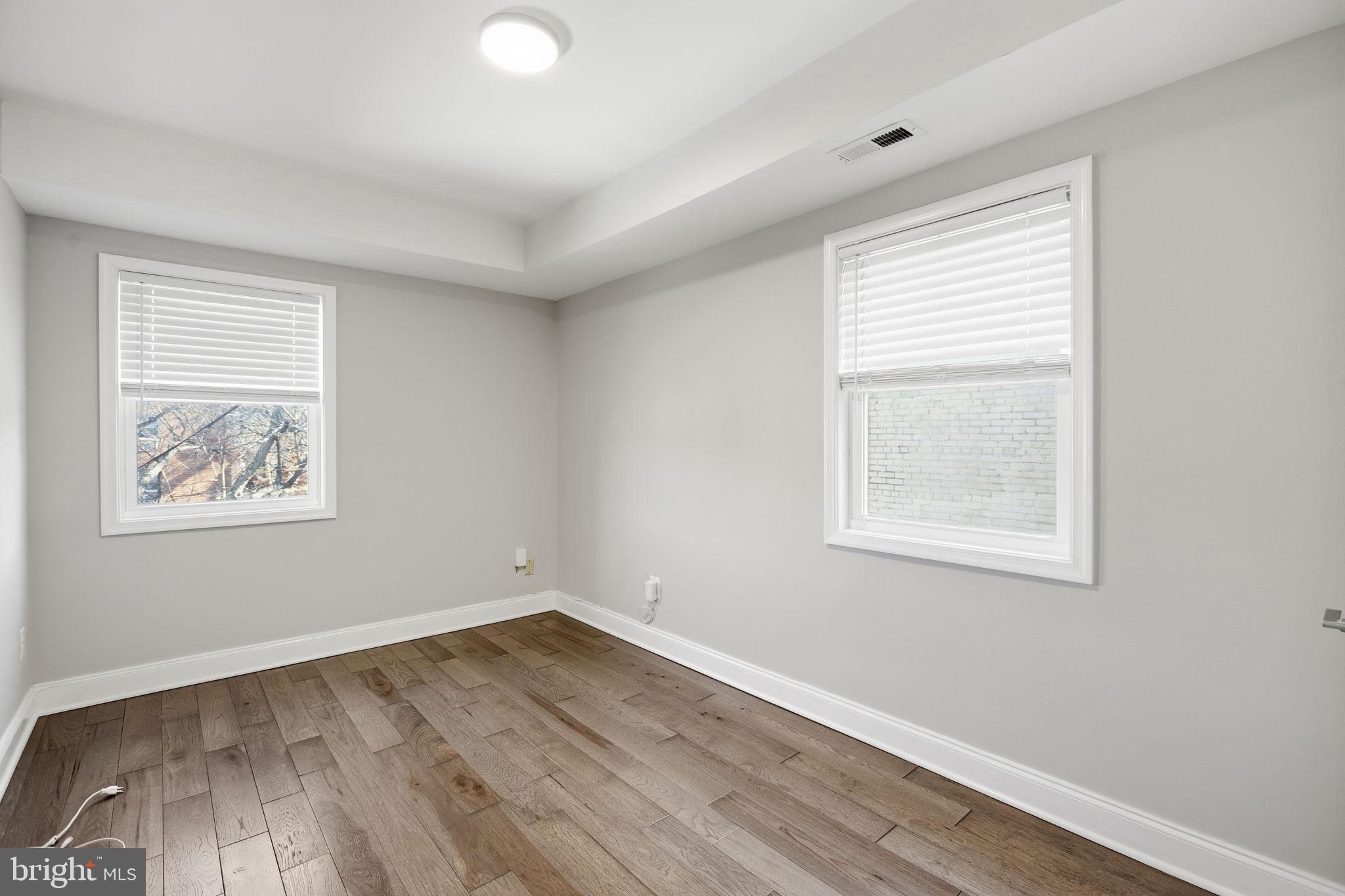 422 BURBANK STREET SE