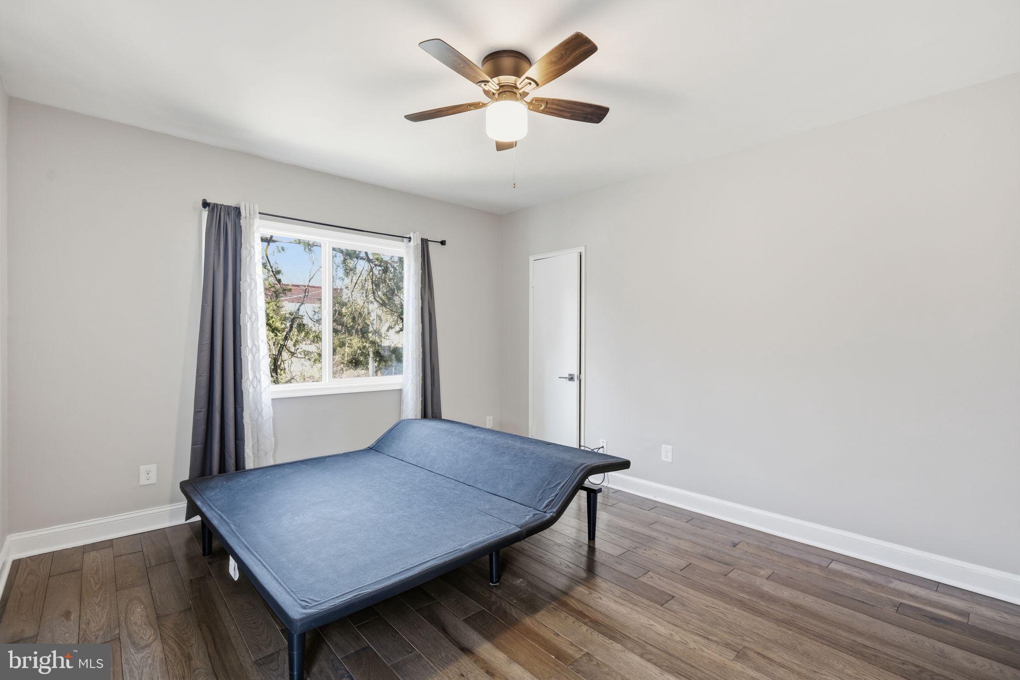 422 BURBANK STREET SE