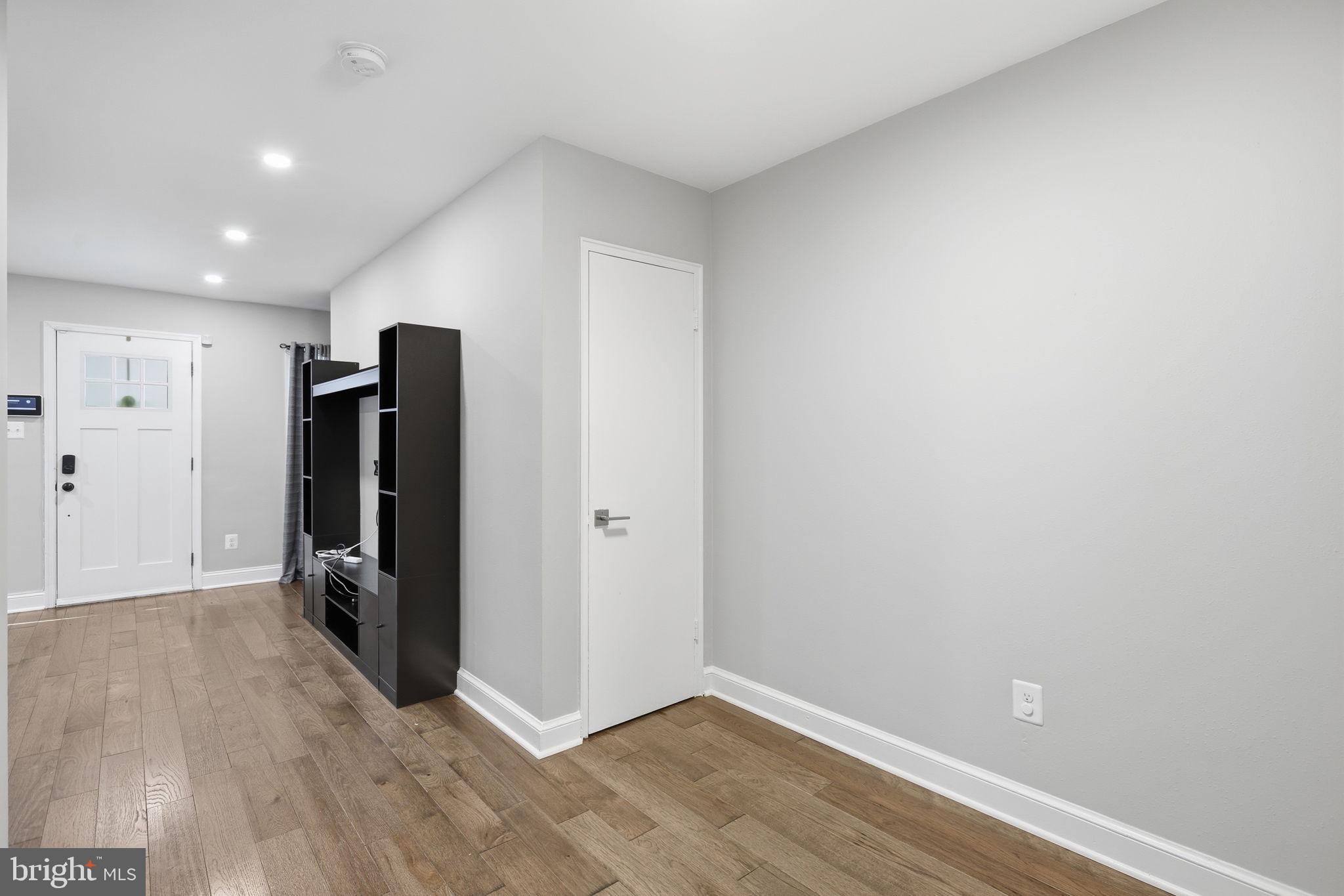 422 BURBANK STREET SE