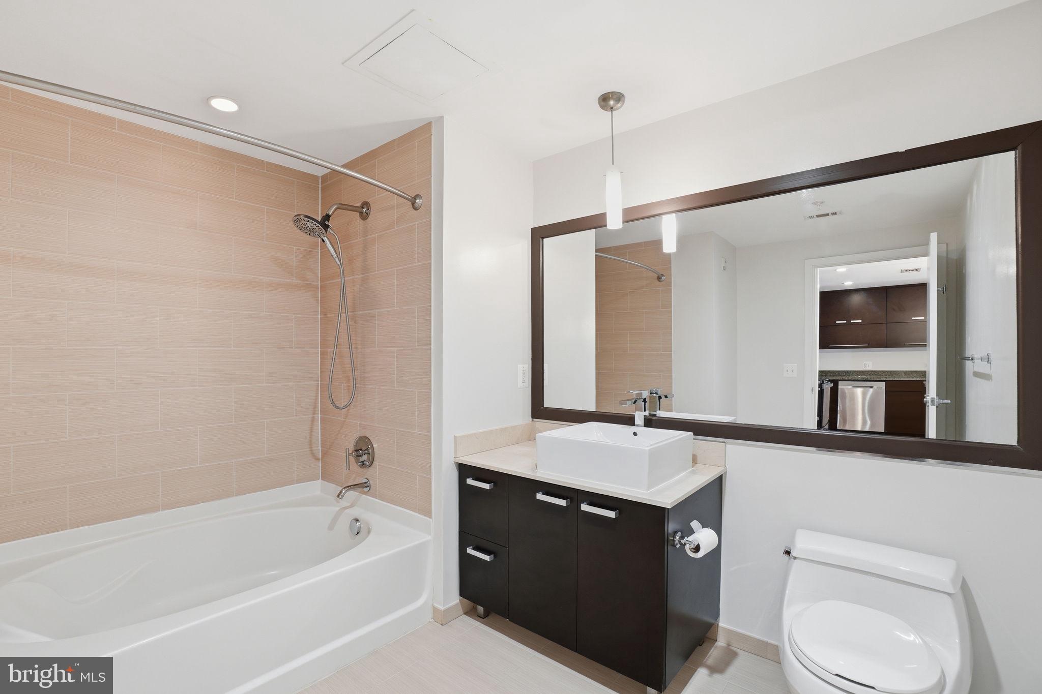 1010 MASSACHUSETTS AVENUE NW 812