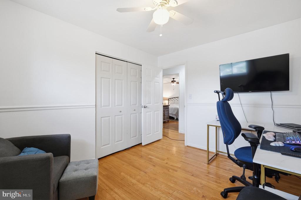 222 ROYAL ARMS DLE DALE