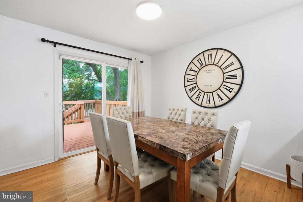 222 ROYAL ARMS DLE DALE