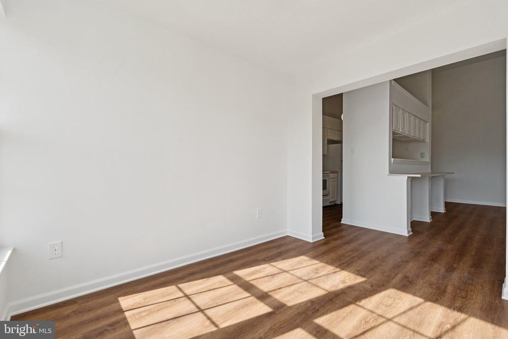 7655 Gladstone Rd #5