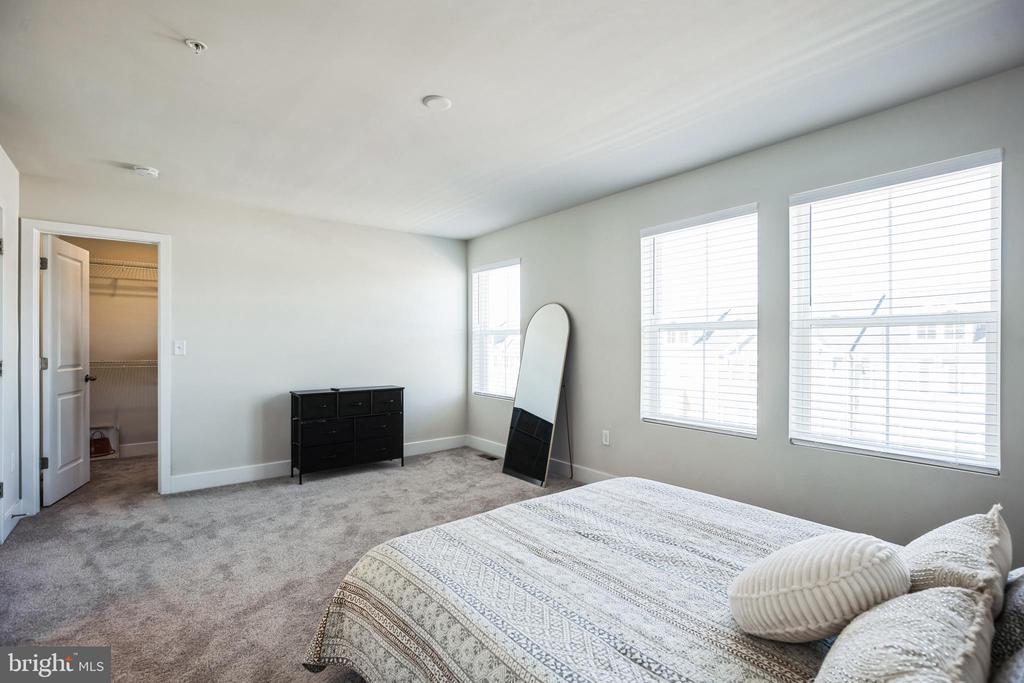 4165 BRODIE PL