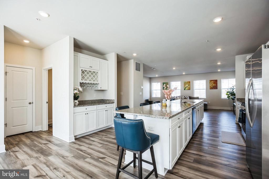 4165 BRODIE PL