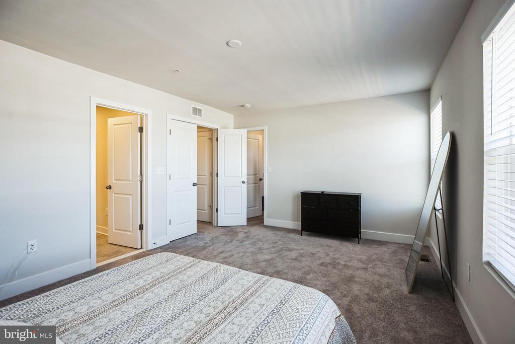 4165 BRODIE PL