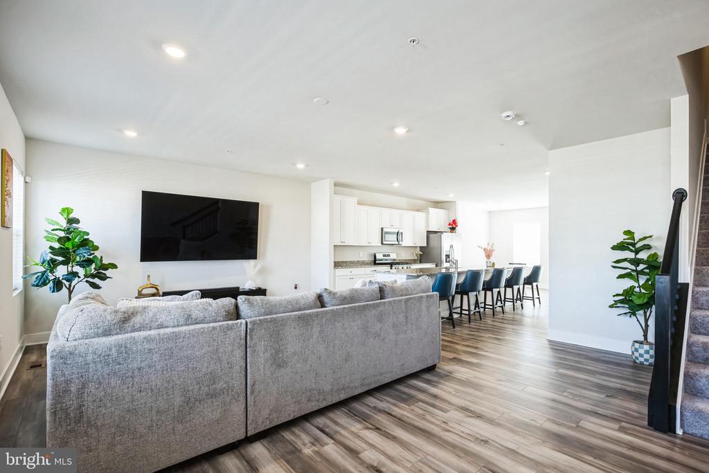 4165 BRODIE PL