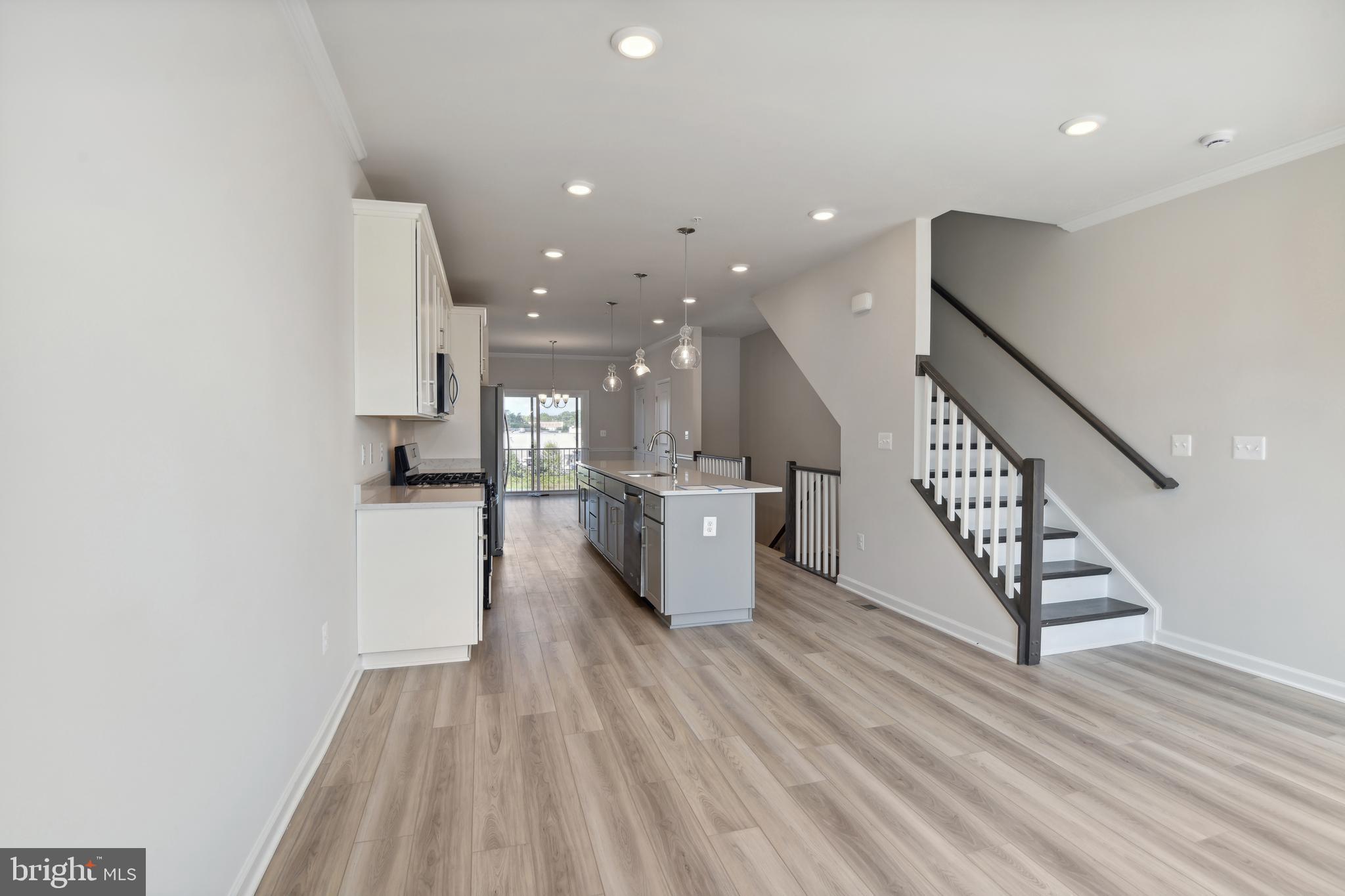 4824 Vista Glen Ln