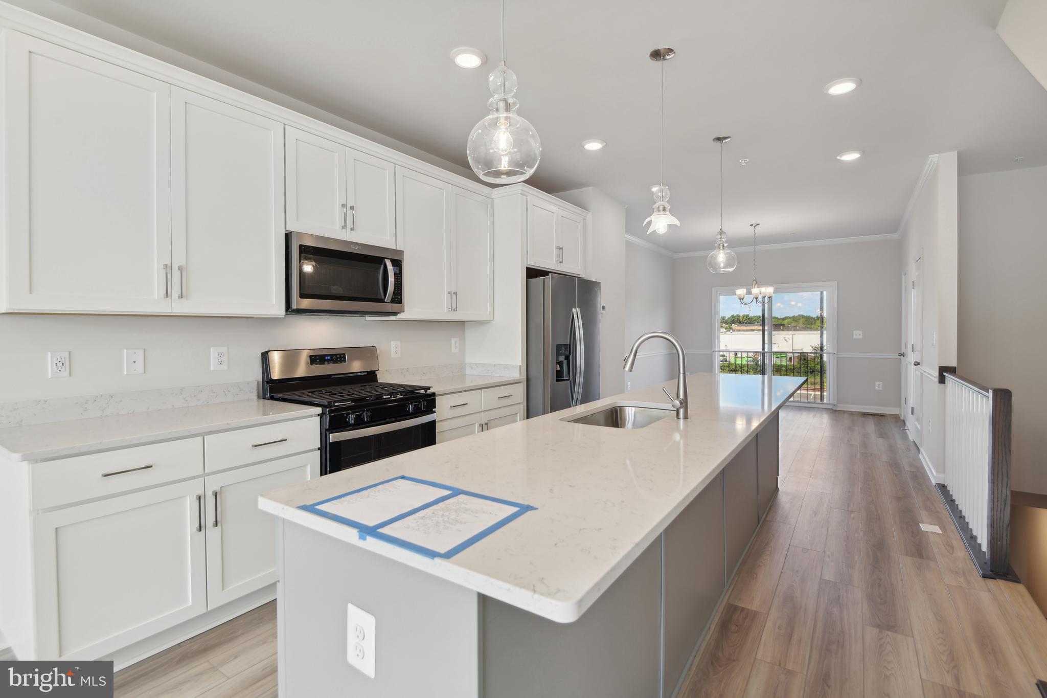 4824 Vista Glen Ln