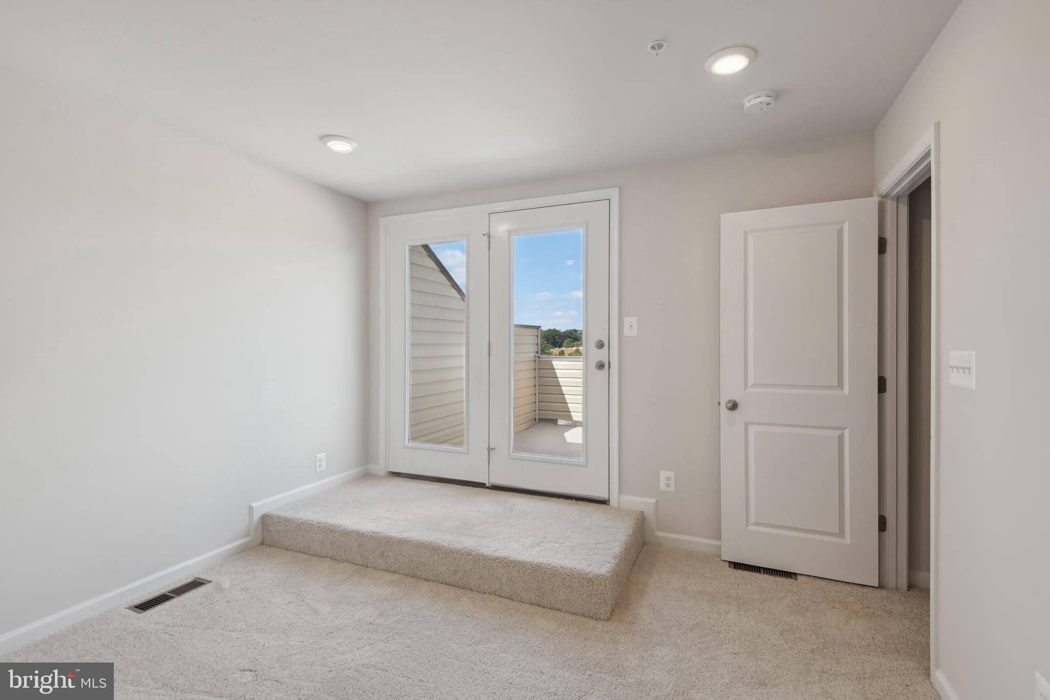 4824 Vista Glen Ln