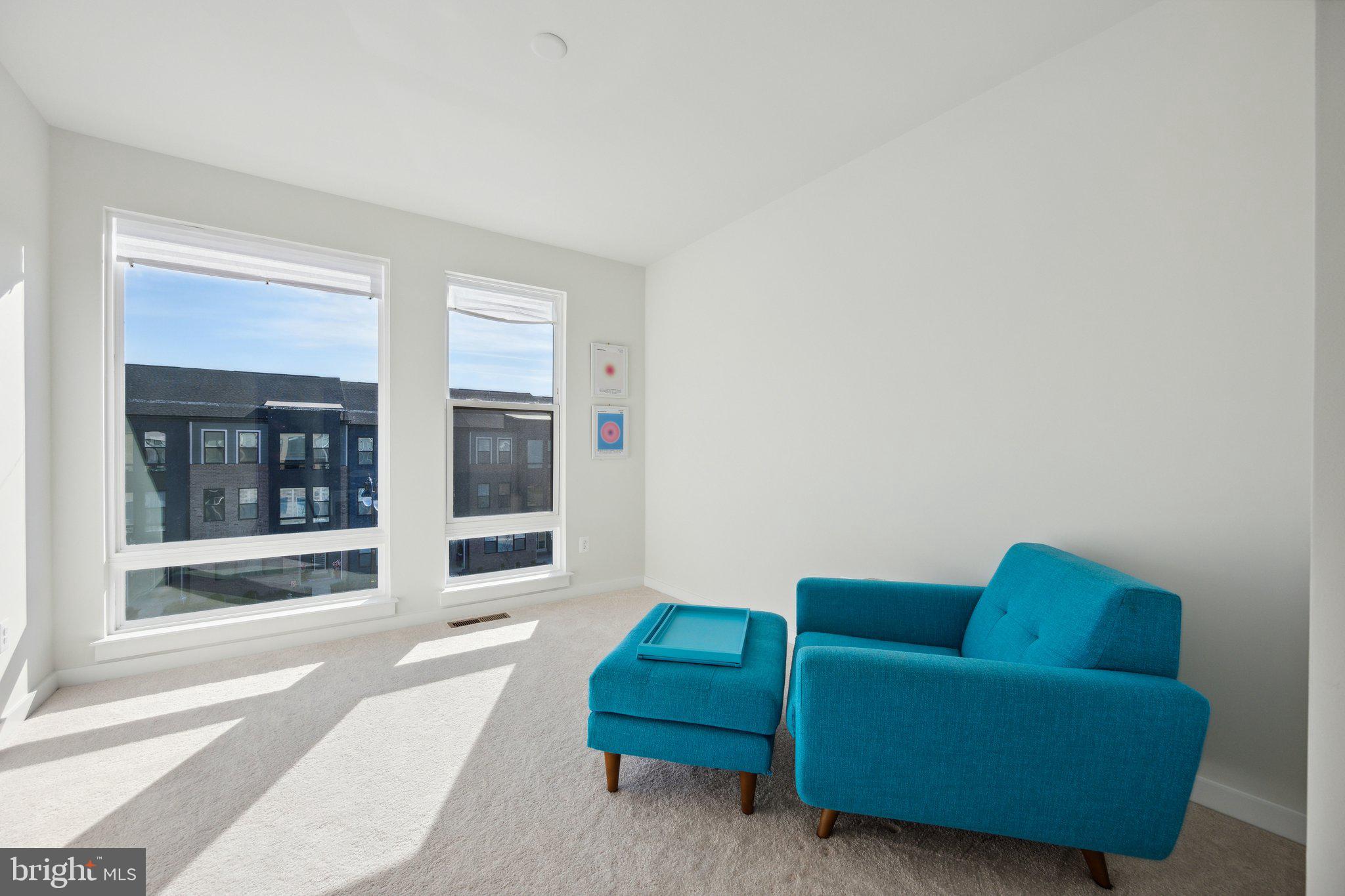 319 SUMMIT POINT BLVD