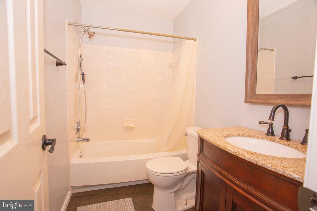 4623 Penzance Pl