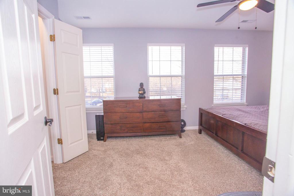 4623 Penzance Pl