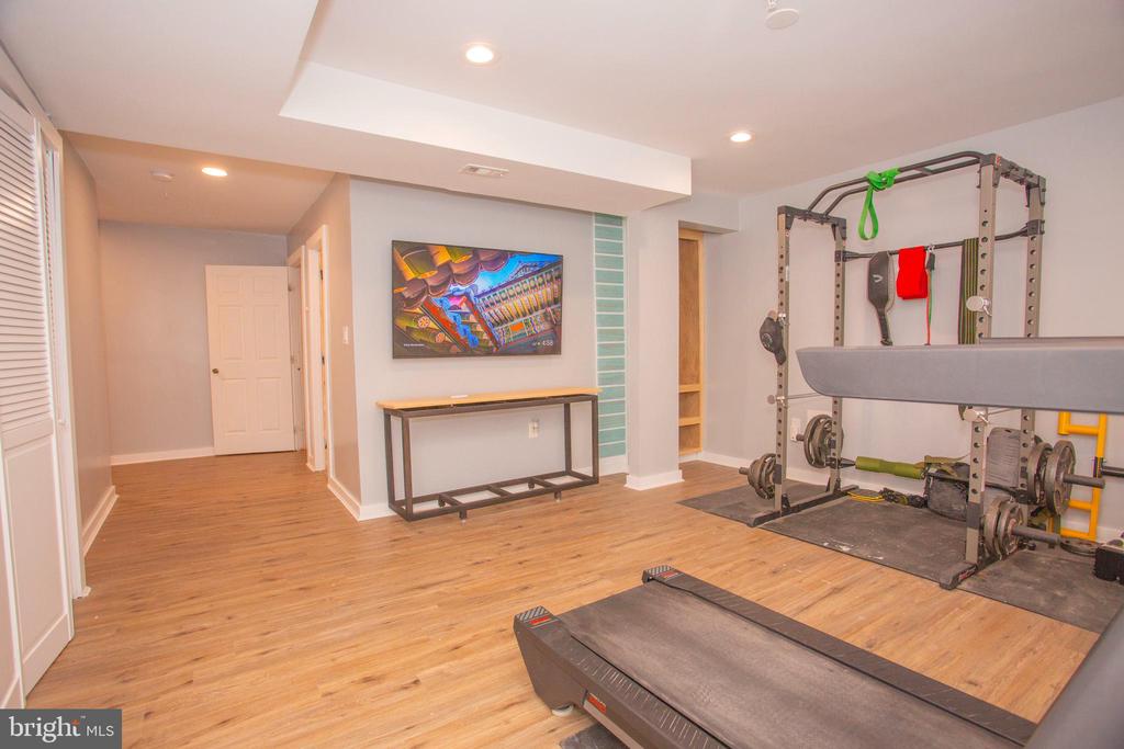 4623 Penzance Pl
