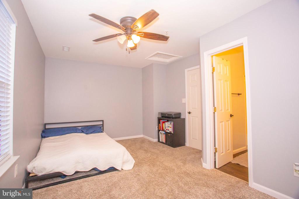4623 Penzance Pl