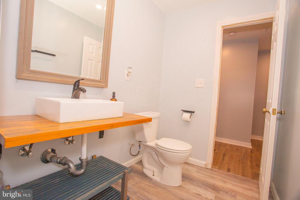 4623 Penzance Pl