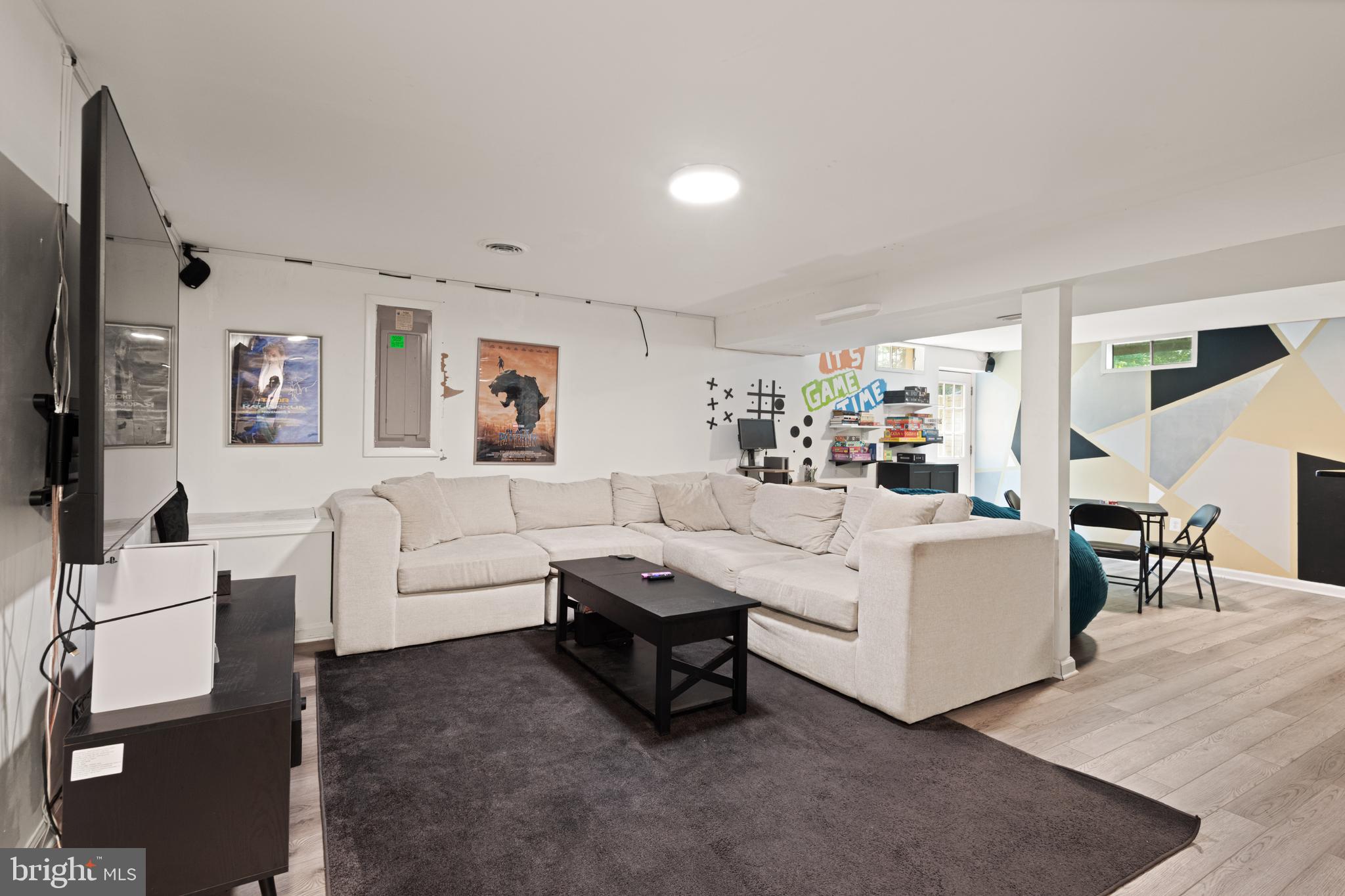 7912 WINGATE DRIVE