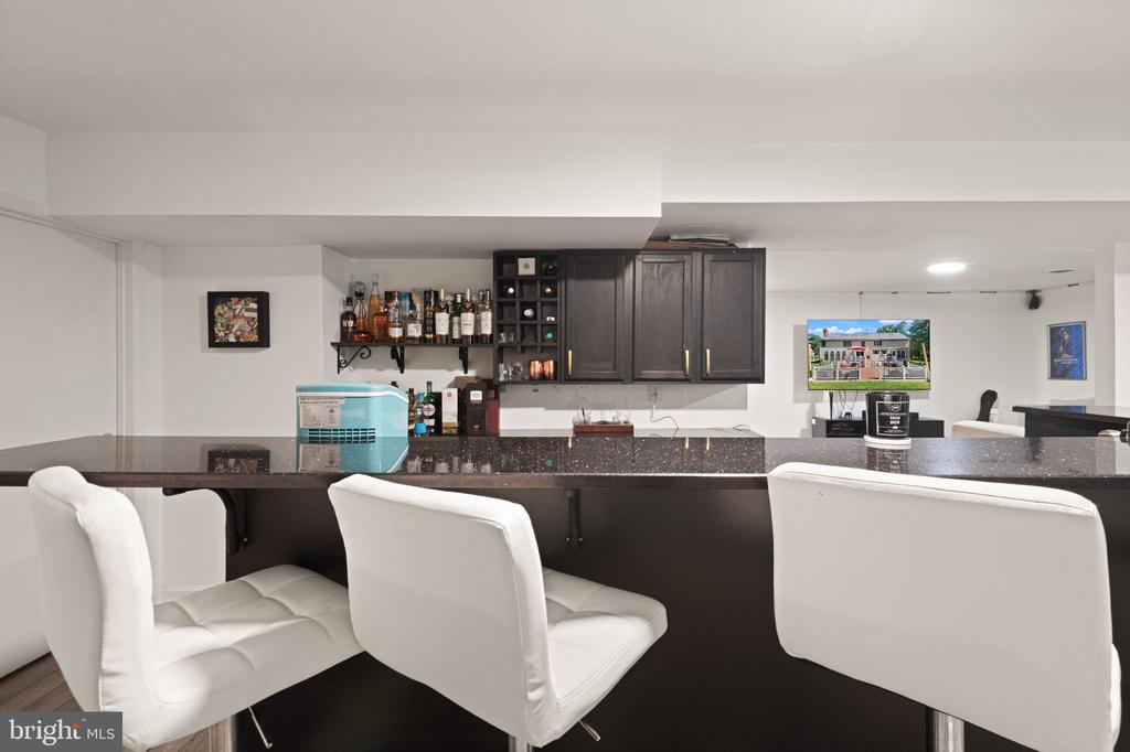 7912 WINGATE DRIVE