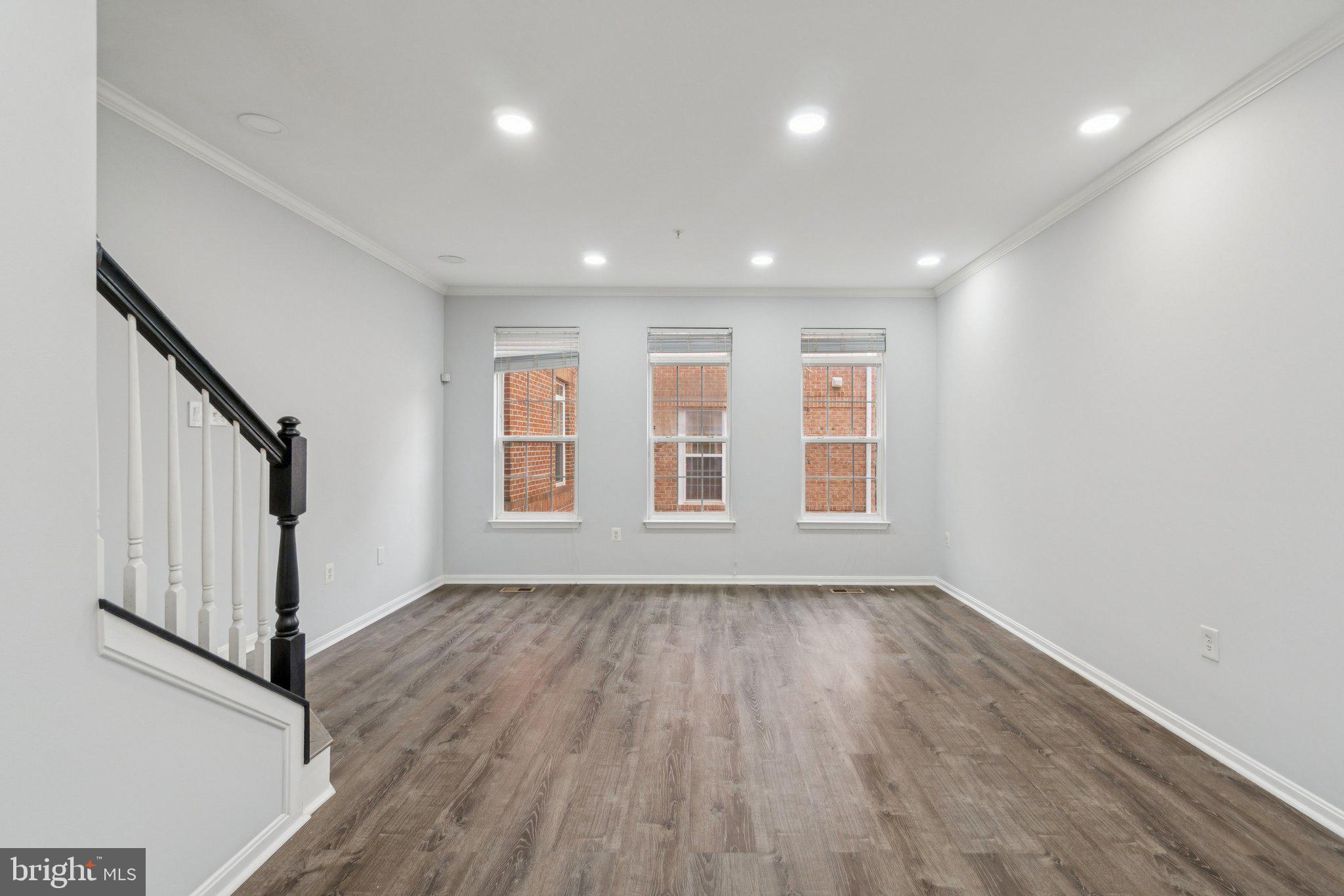 5611 HARTFIELD AVENUE