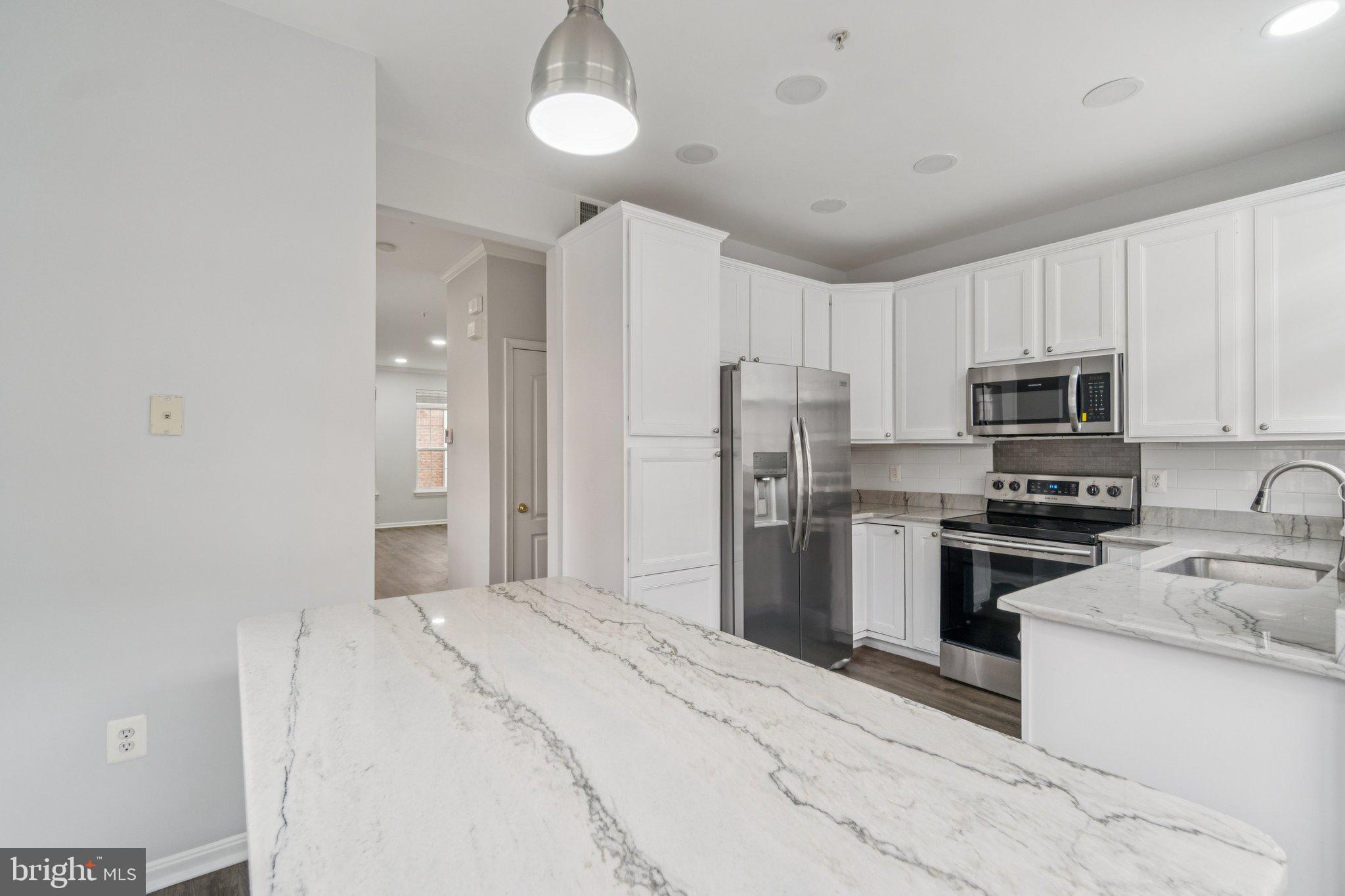 5611 HARTFIELD AVENUE