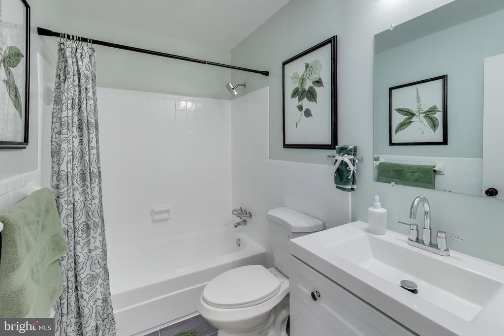 9808 WILLIAMSBURG DRIVE