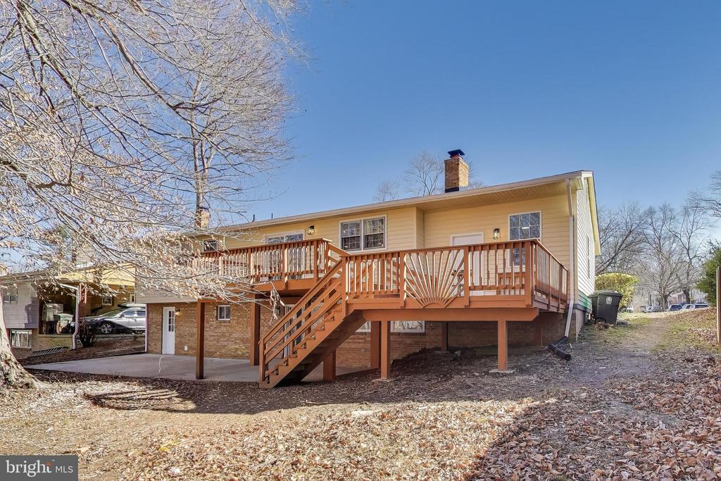 9808 WILLIAMSBURG DRIVE