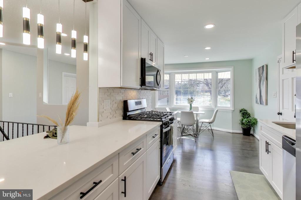 9808 WILLIAMSBURG DRIVE