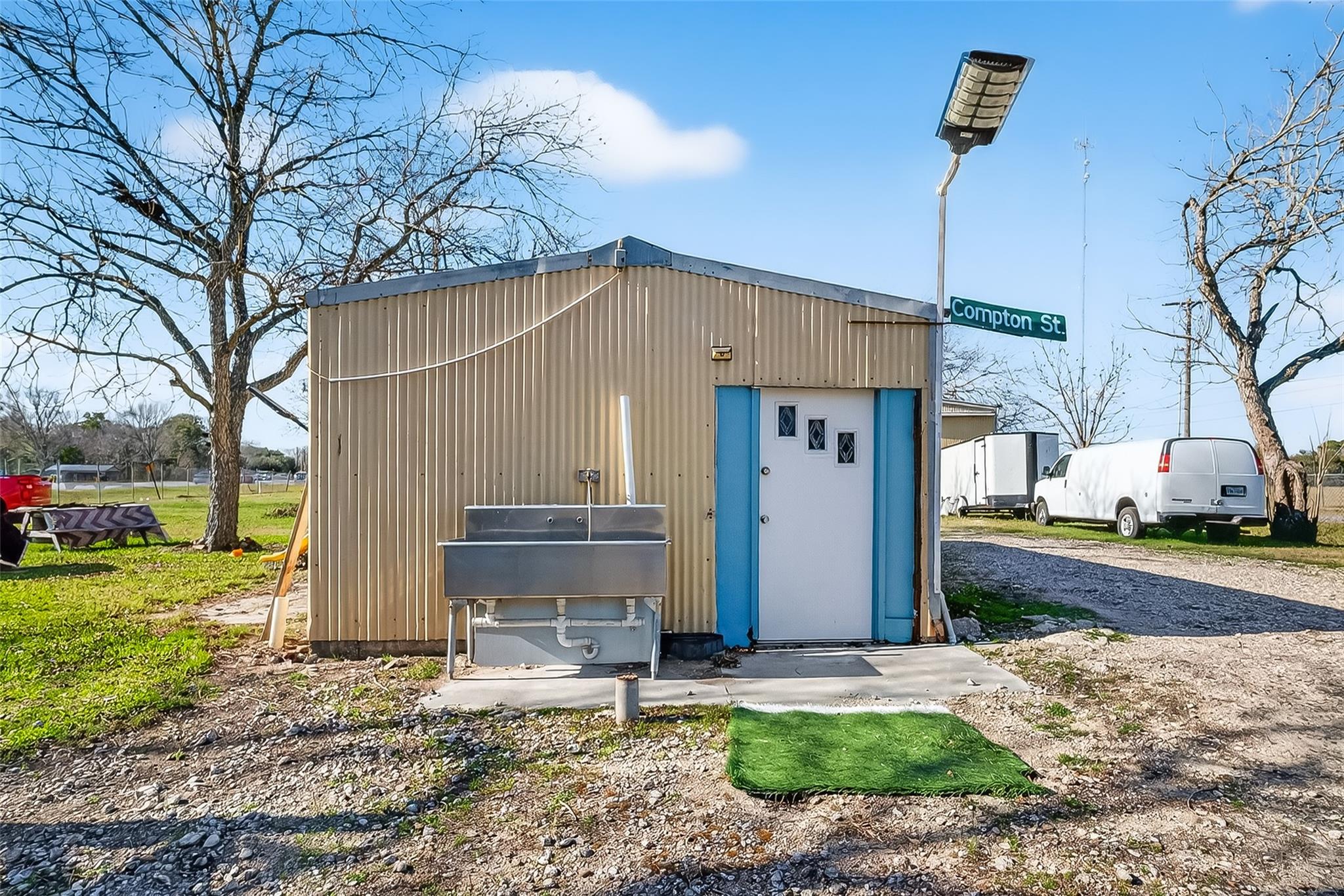 2900 W Highway 6