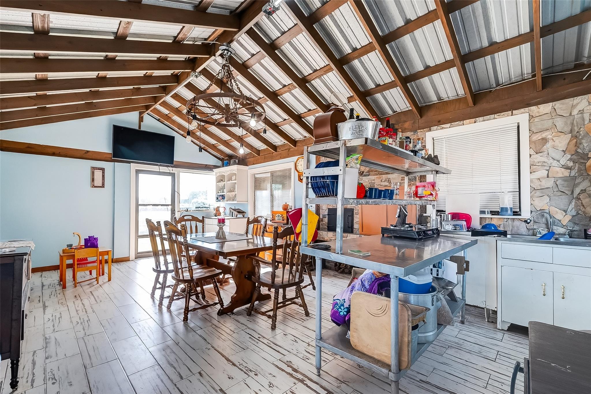 2900 W Highway 6
