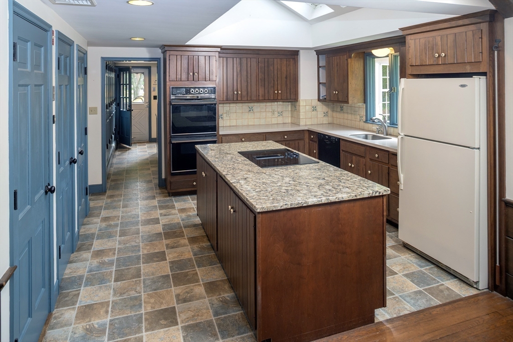 12 Queen Anne Ln