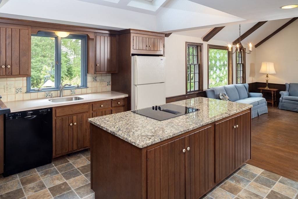 12 Queen Anne Ln